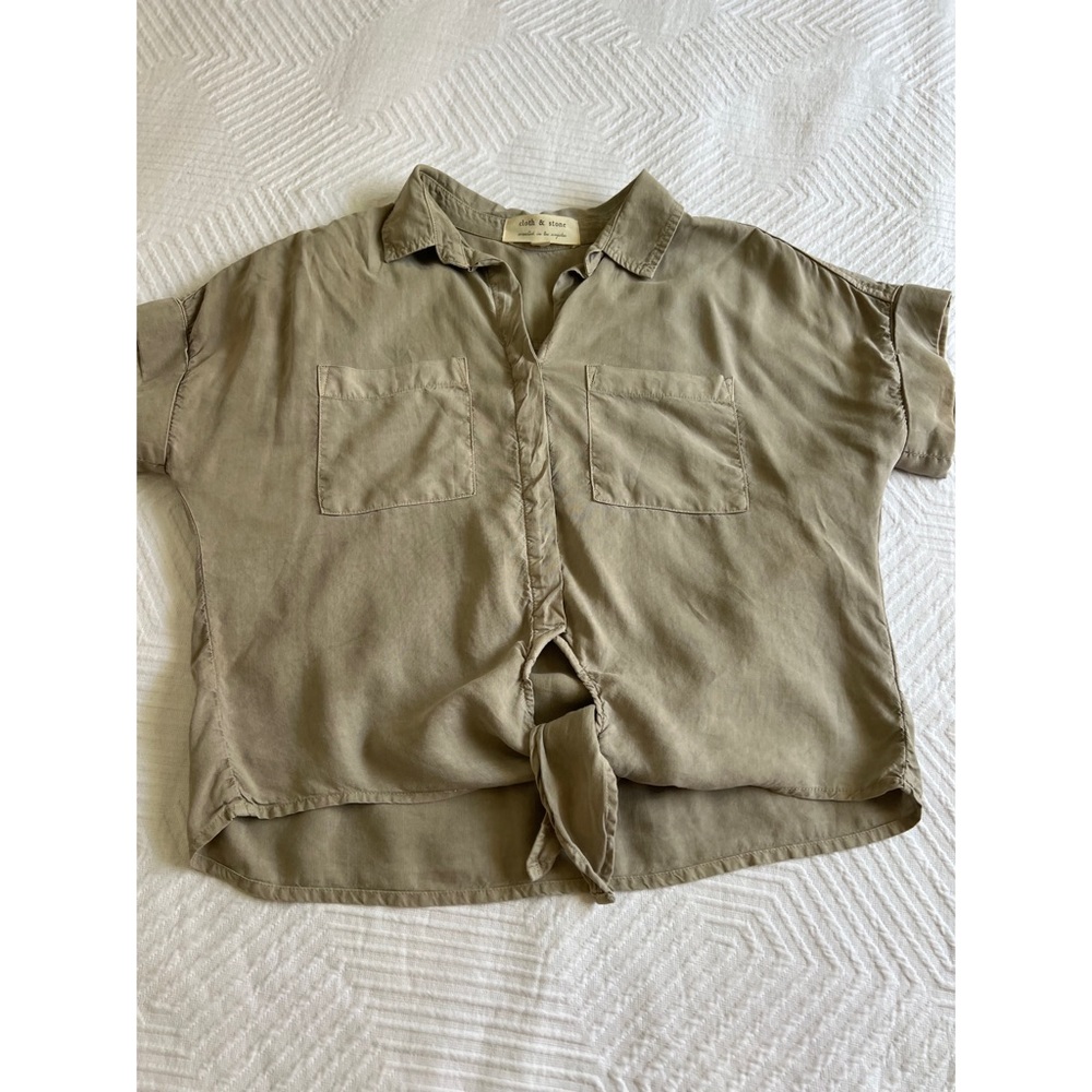 Cloth & Stone Shirt Small sleeve front tie cropped blouse